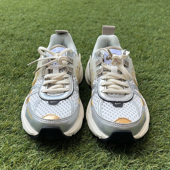 Nike V2K Run - Picture 2 of 5